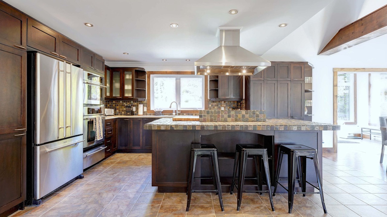Photo of Kitchen in Val-des-Lacs