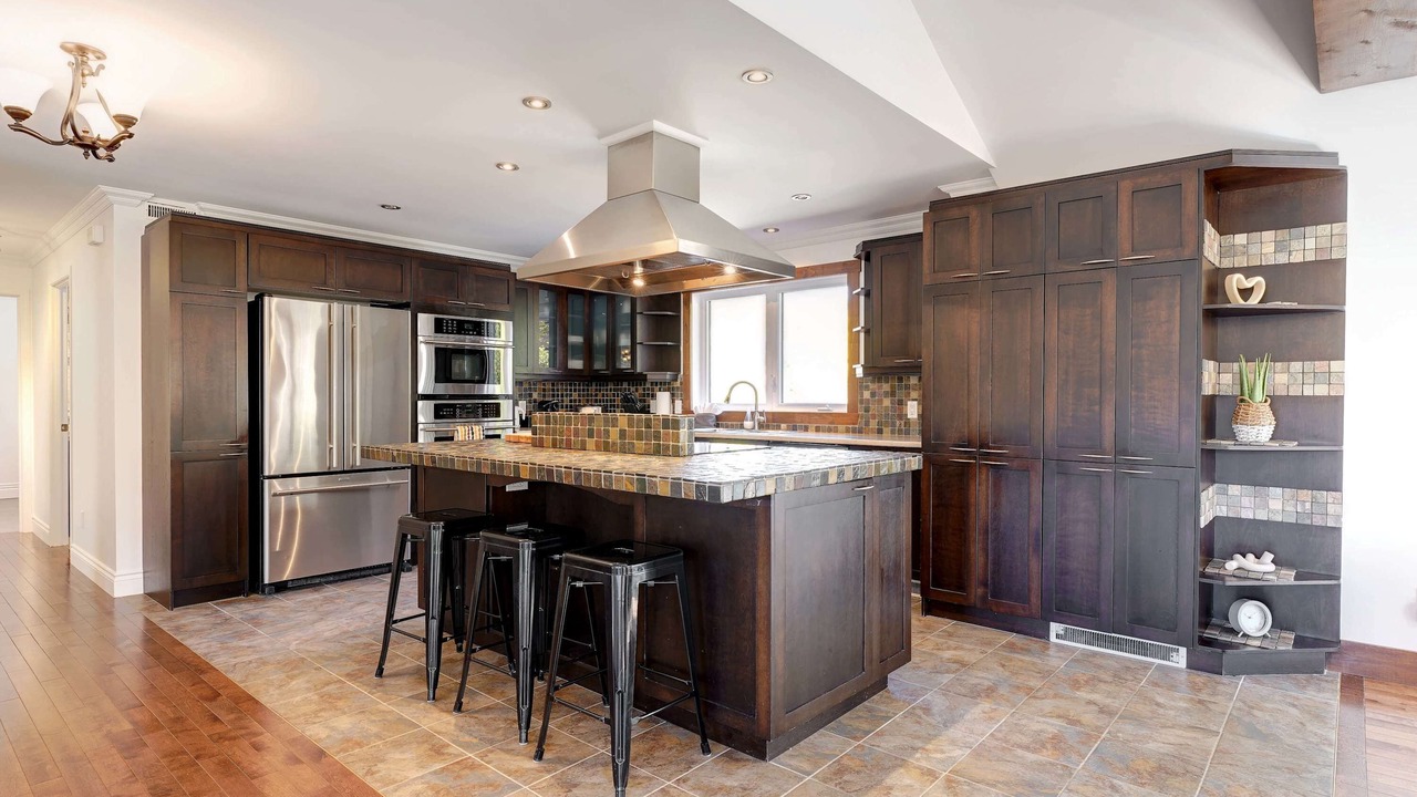 Photo of Kitchen in Val-des-Lacs