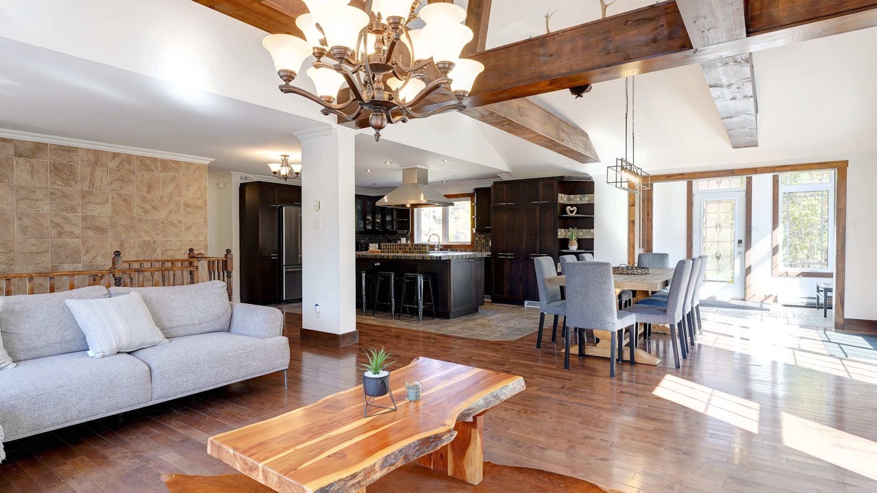 Photo of Livingroom in Val-des-Lacs