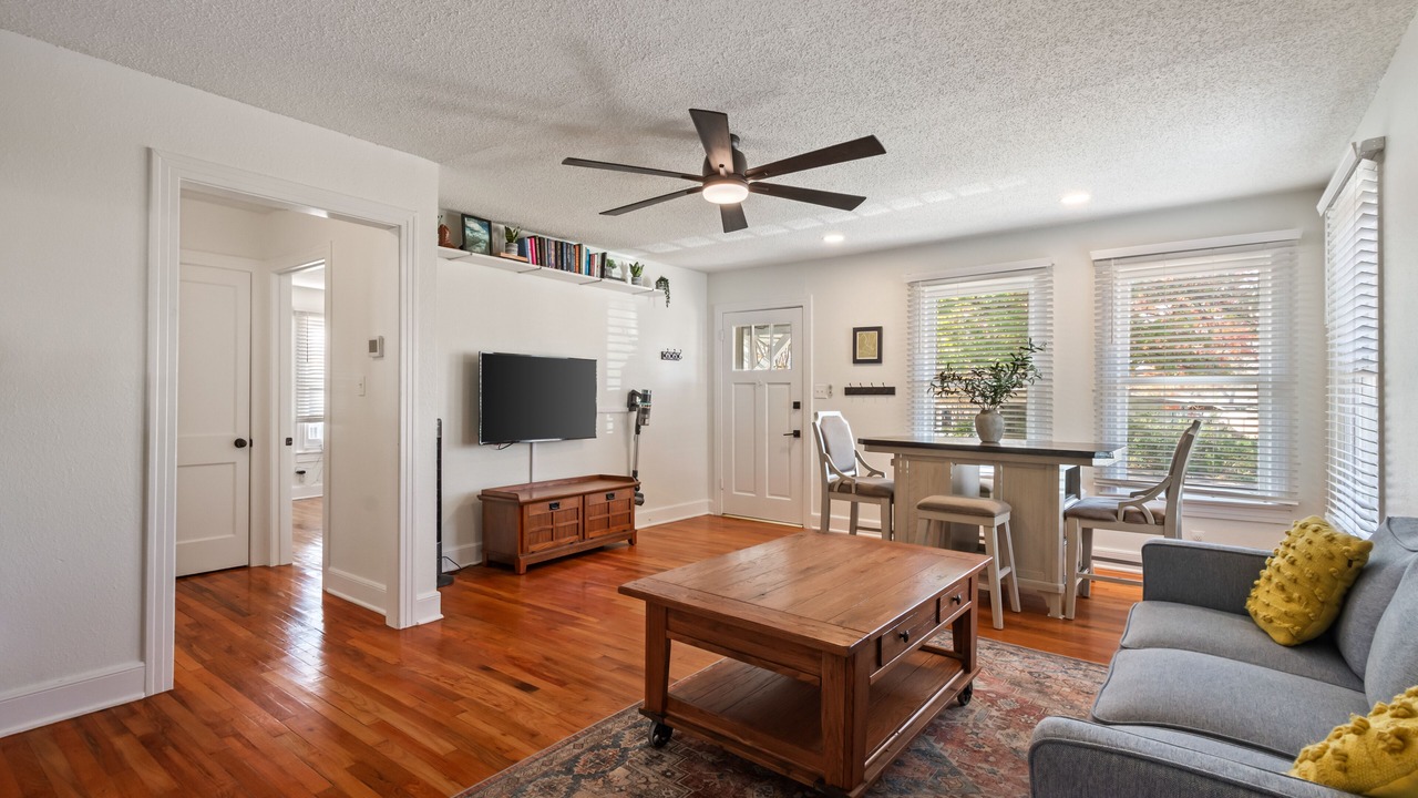 Photo of Livingroom in Crestview