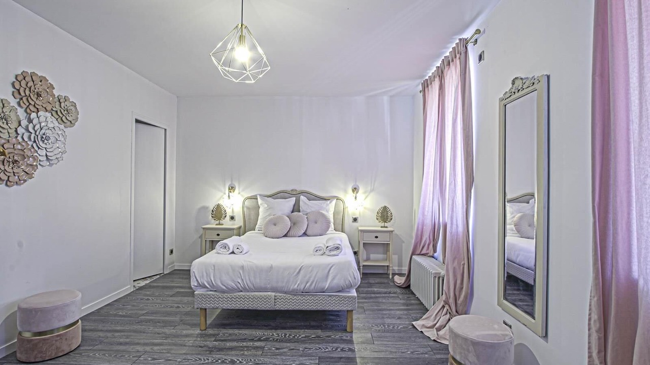 Photo of Bedroom in Deauville City Centre