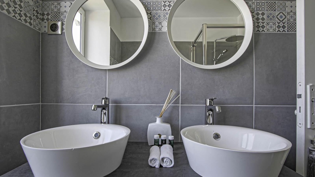 Photo of Bathroom in Deauville City Centre