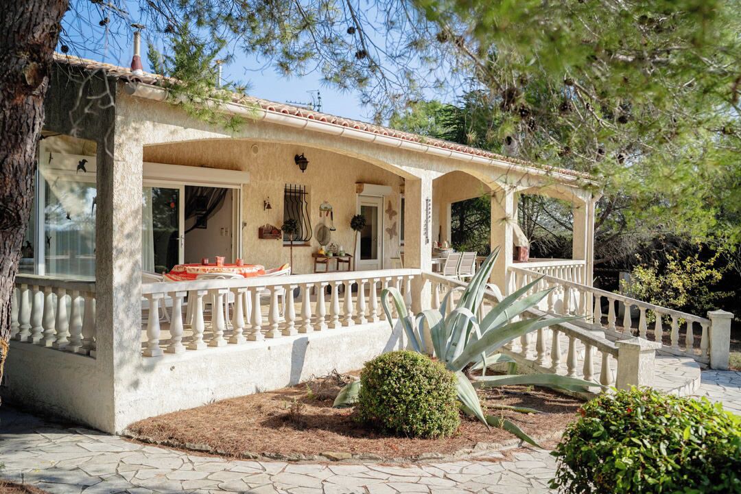 Photo of Patio Balcony in La Liviniere