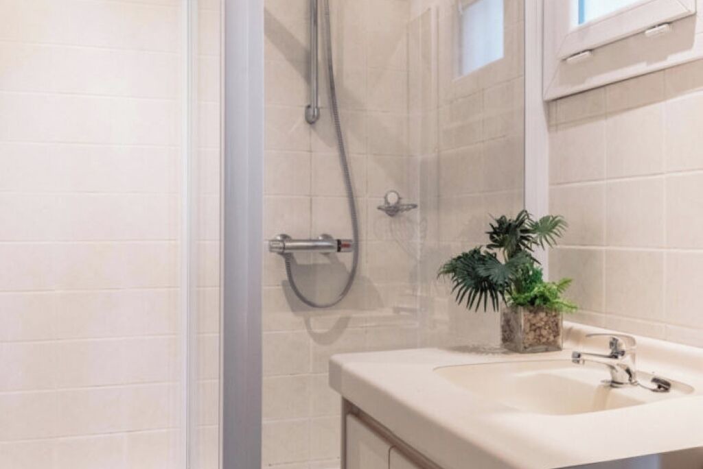 Photo of Bathroom in Pouzols-Minervois