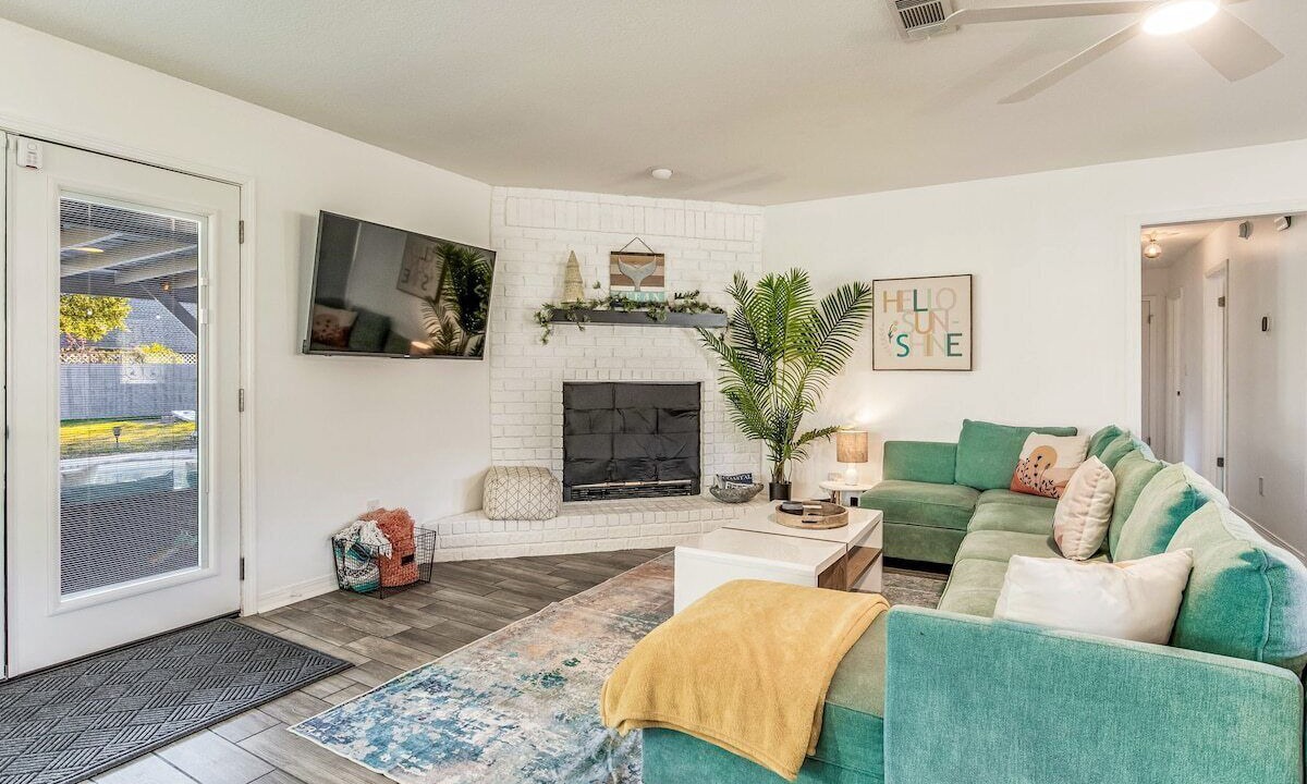 Photo of Livingroom in Gulf Breeze