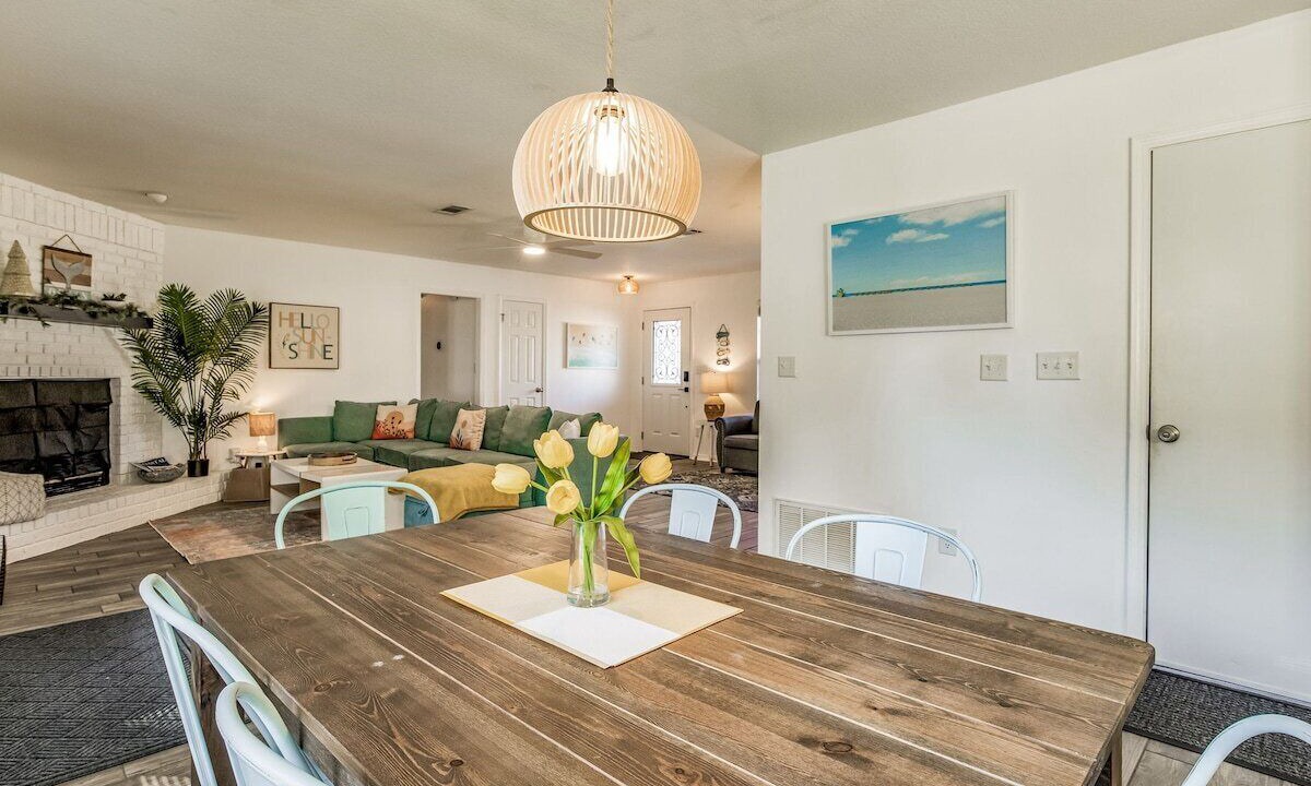 Photo of Livingroom in Gulf Breeze