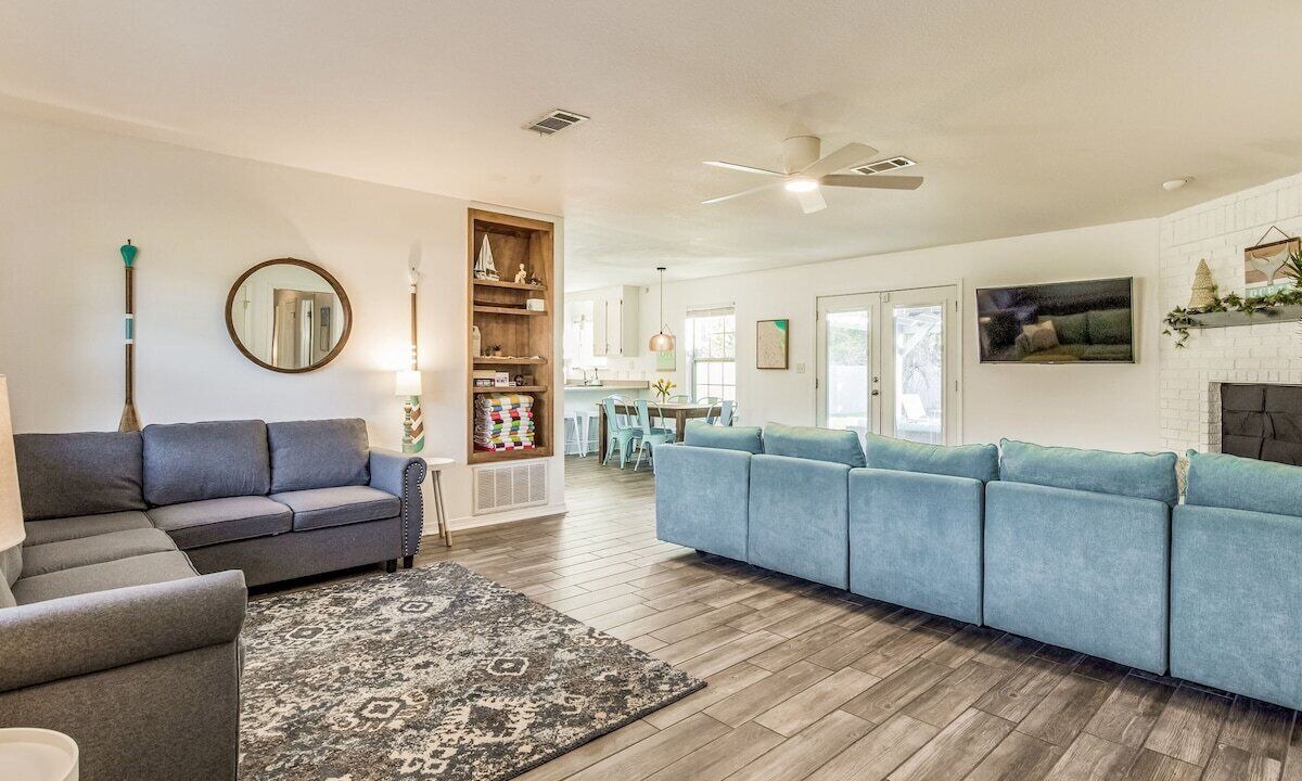 Photo of Livingroom in Gulf Breeze