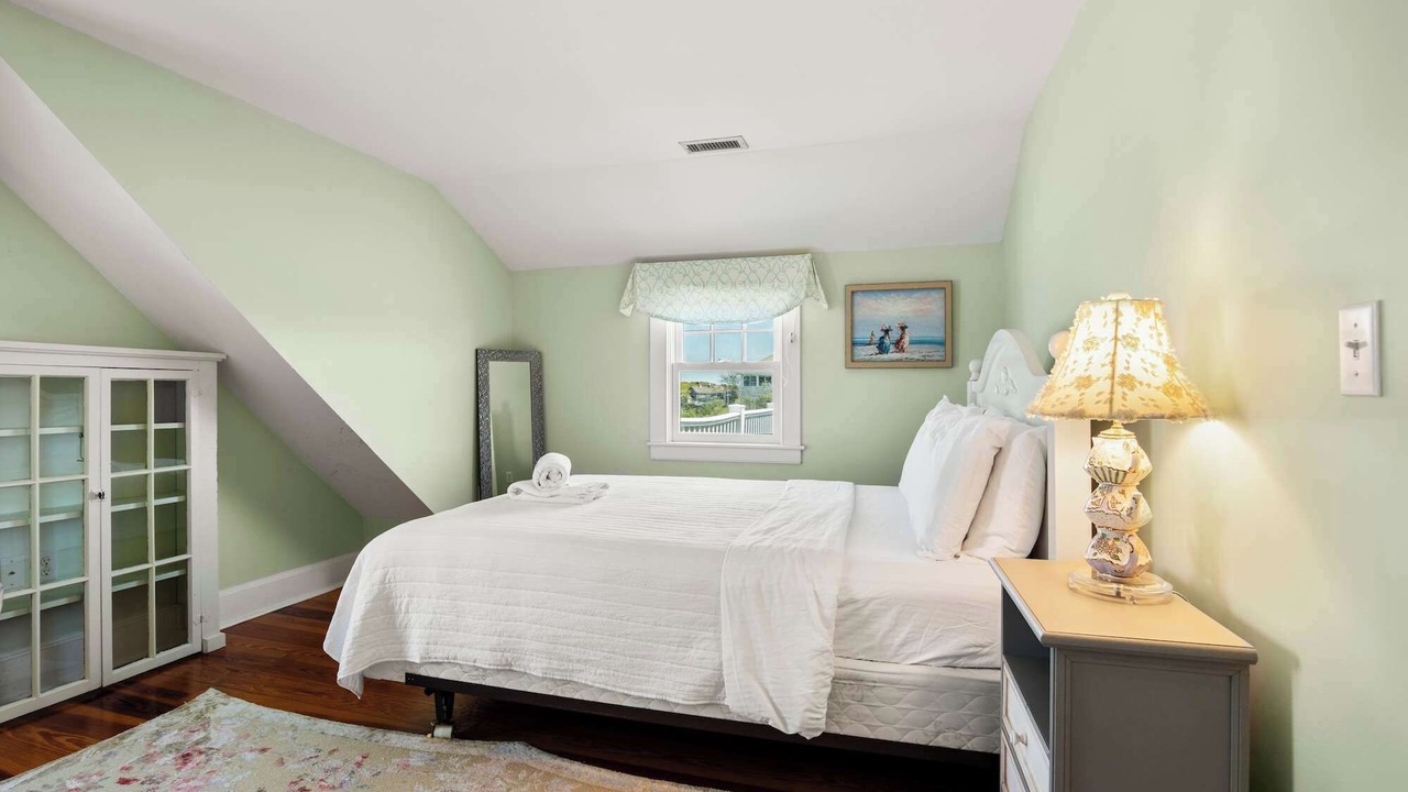 Photo of Bedroom in Centerville