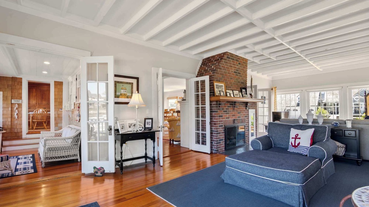 Photo of Livingroom in Centerville