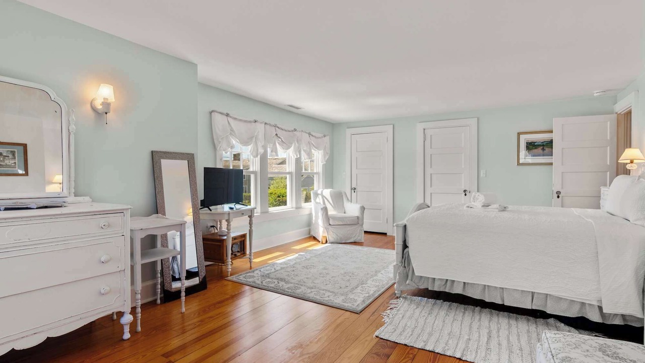 Photo of Bedroom in Centerville