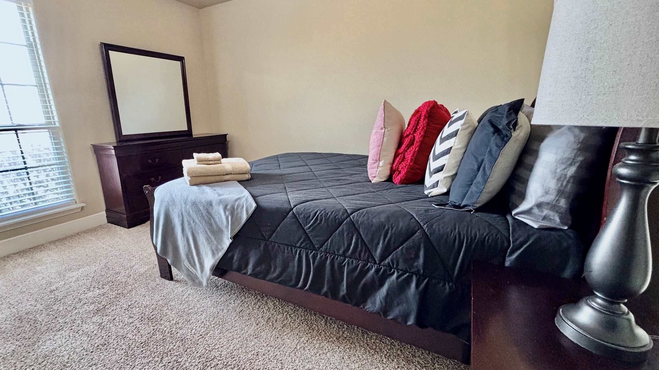 Photo of Bedroom in North by Northwest