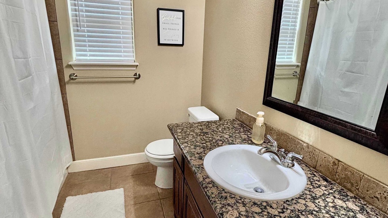 Photo of Bathroom in North by Northwest