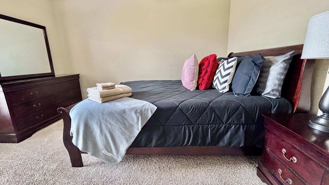 Photo of Bedroom in North by Northwest