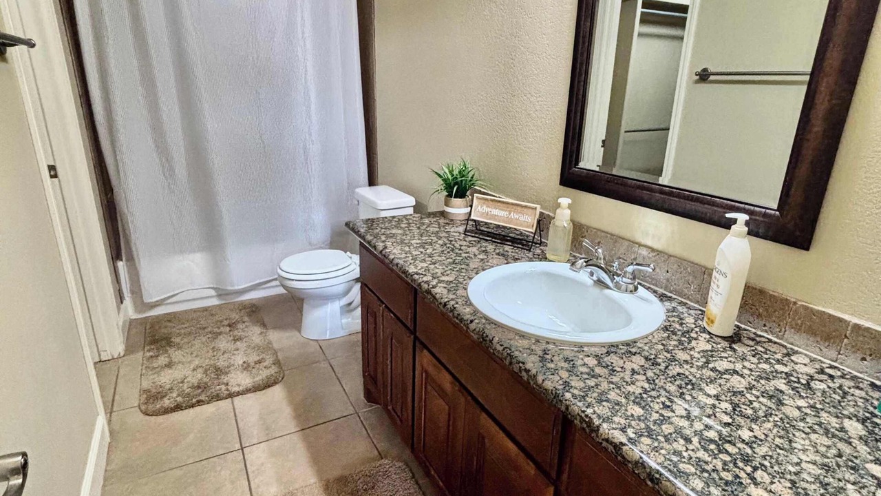 Photo of Bathroom in North by Northwest