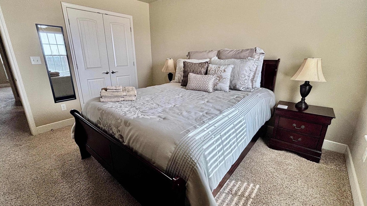Photo of Bedroom in North by Northwest