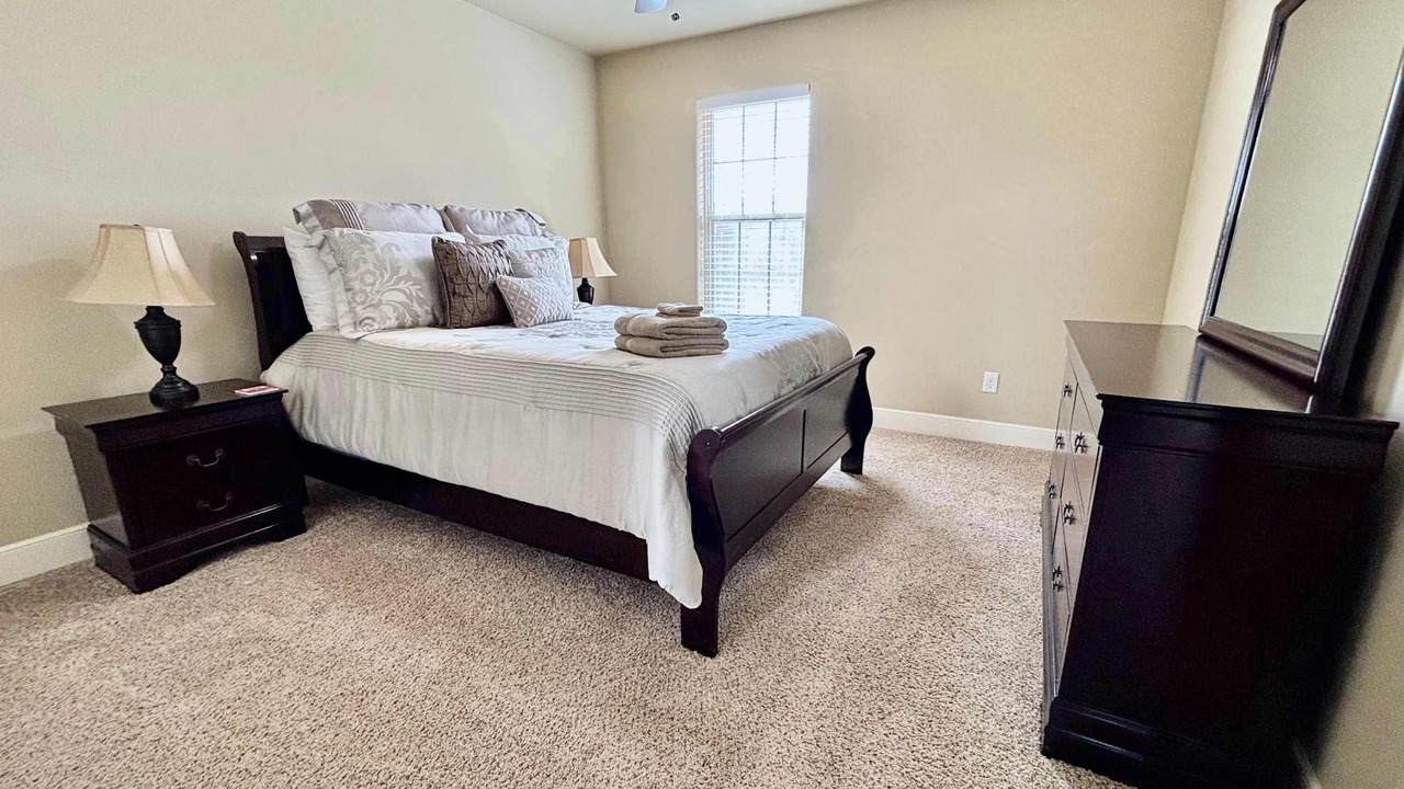 Photo of Bedroom in North by Northwest