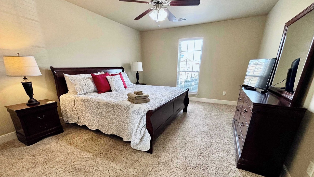Photo of Bedroom in North by Northwest