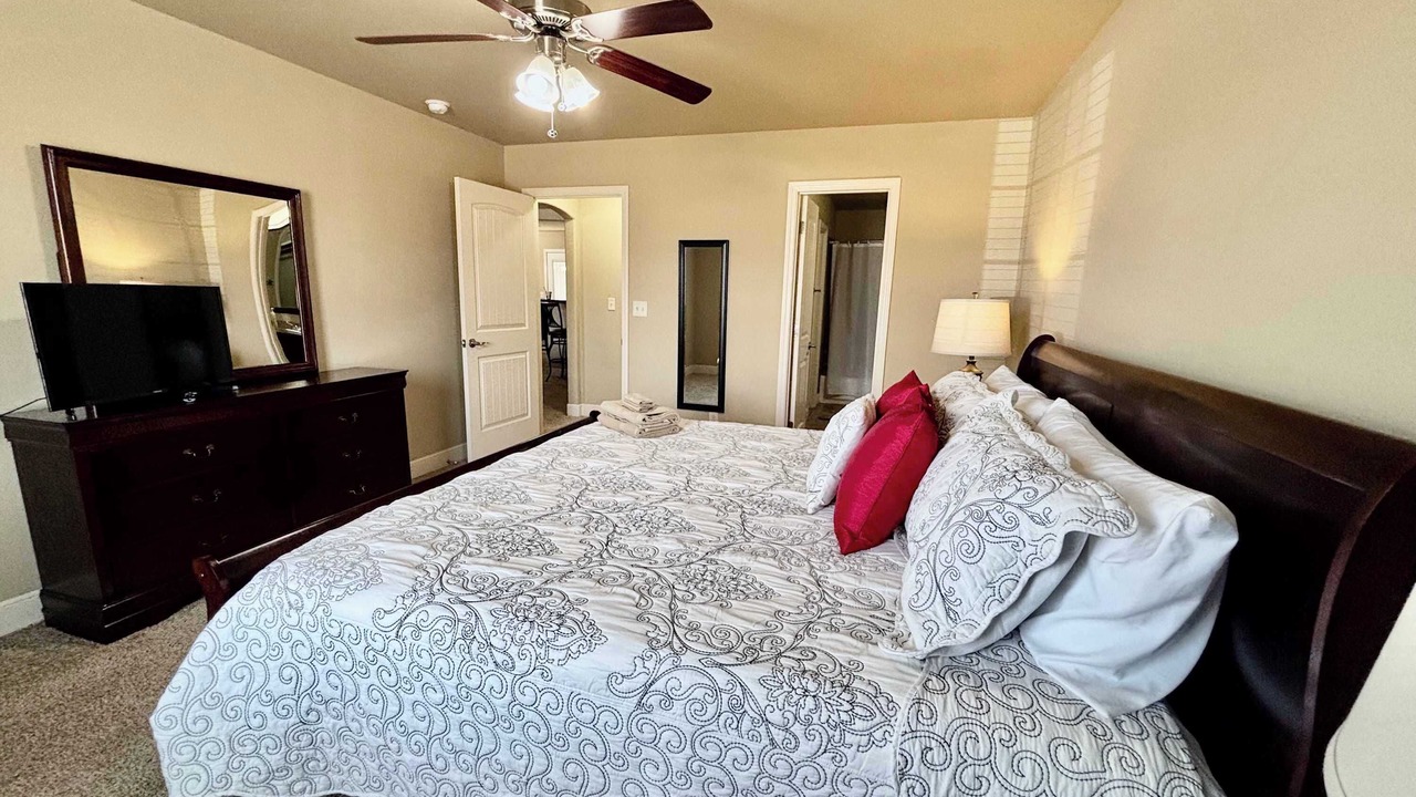 Photo of Bedroom in North by Northwest