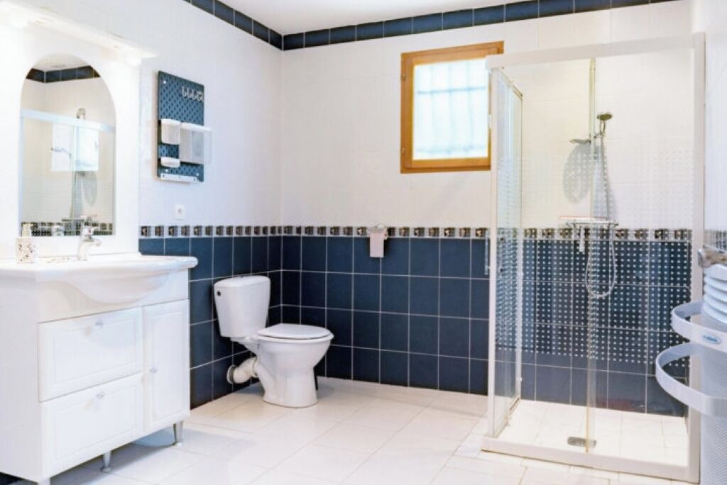 Photo of Bathroom in Felines-Minervois