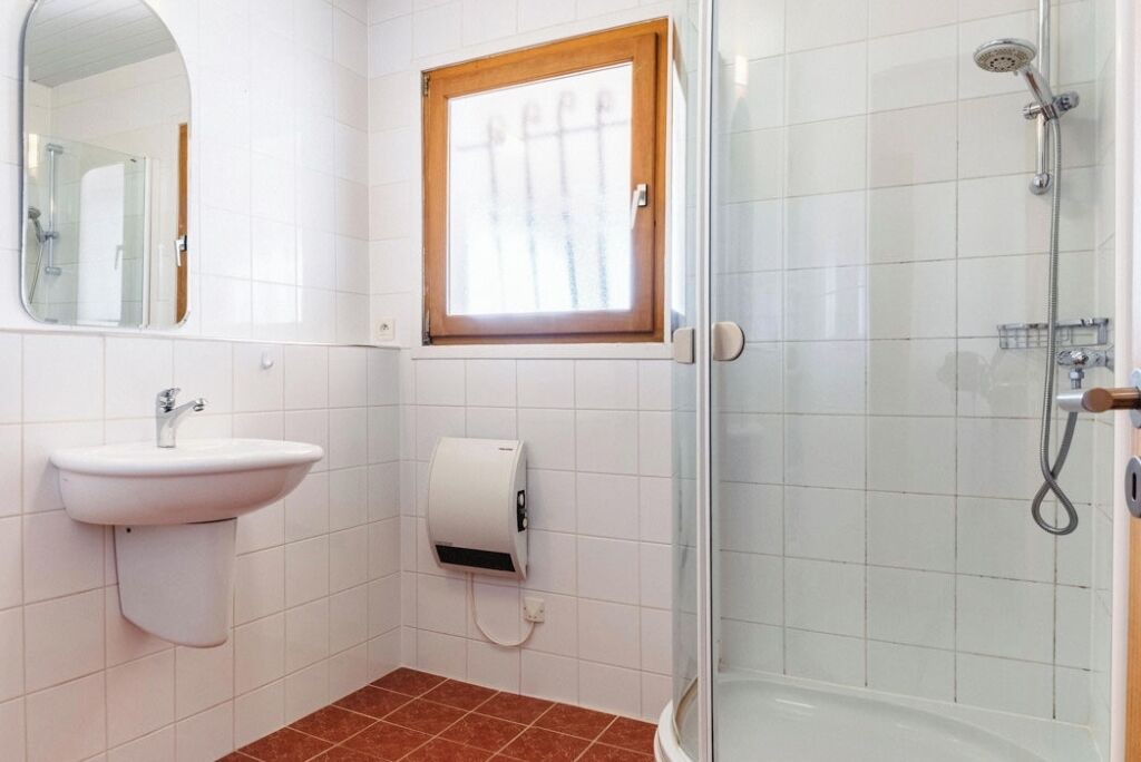 Photo of Bathroom in Siran