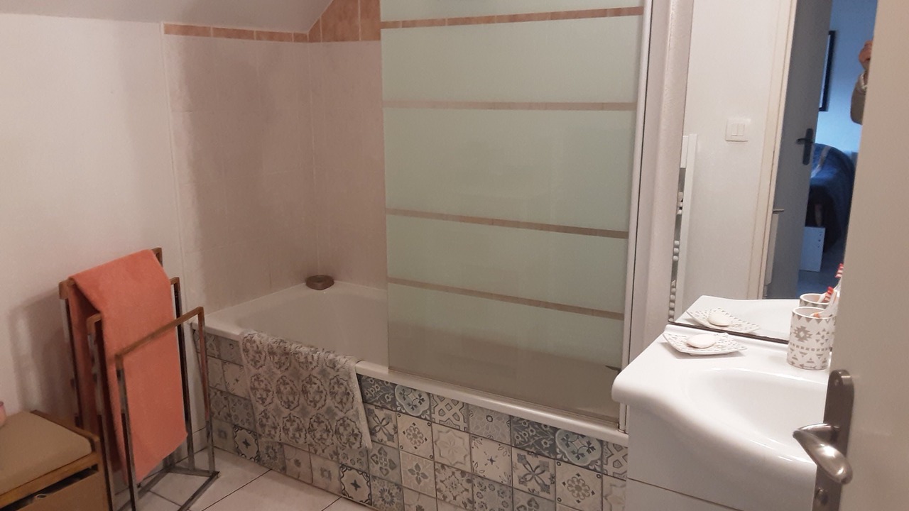 Photo of Bathroom in Dol-de-Bretagne