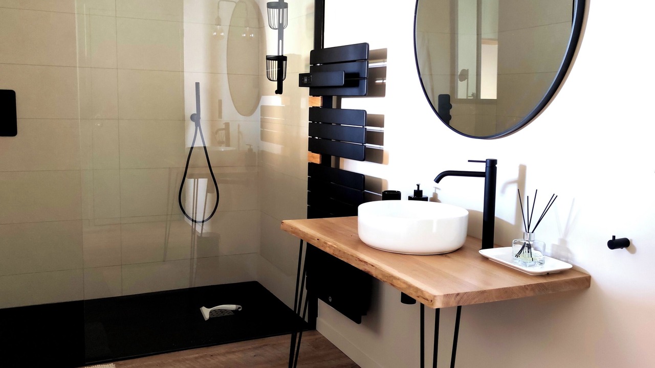 Photo of Bathroom in Saint-Ouen-des-Toits