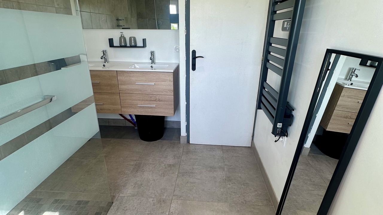 Photo of Bathroom in Saint-Senier-de-Beuvron