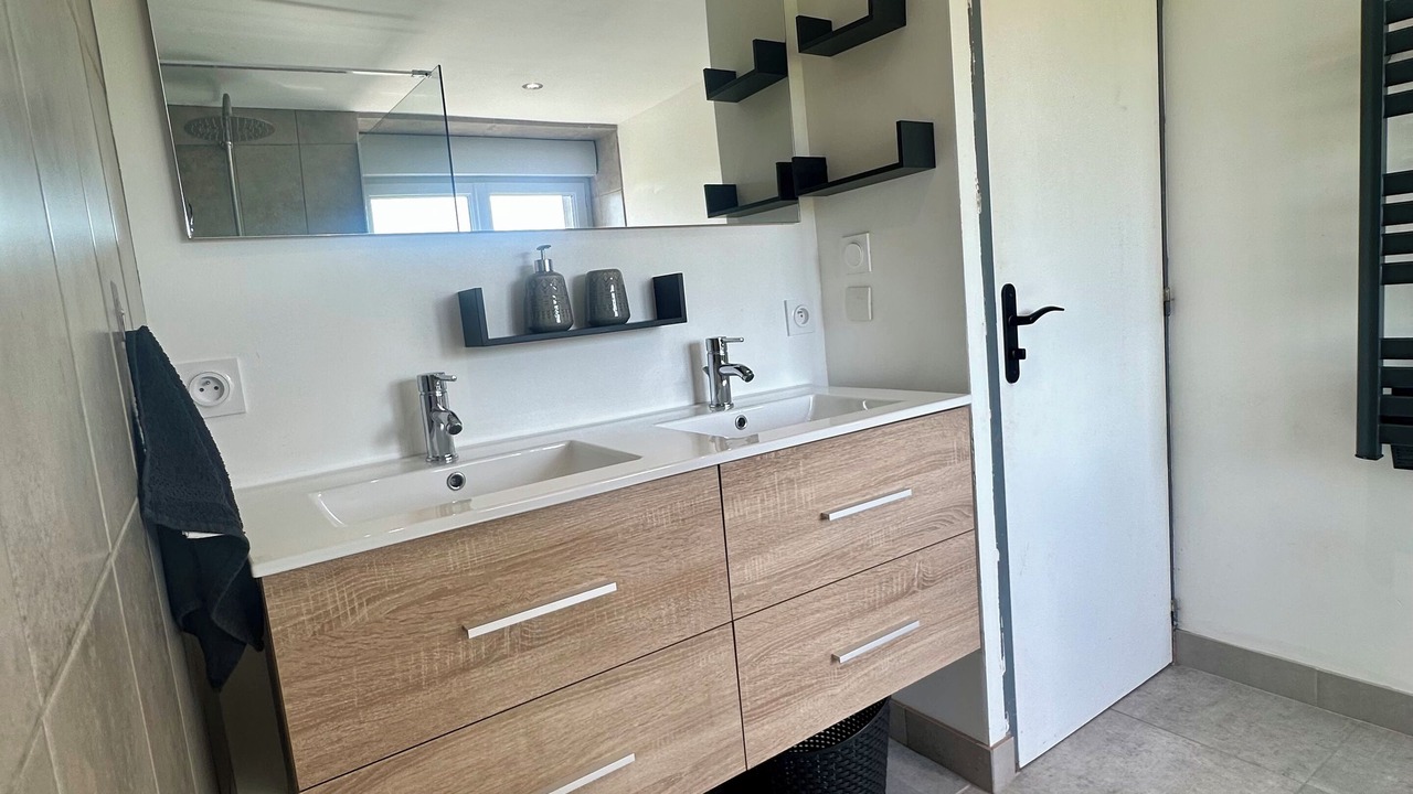 Photo of Bathroom in Saint-Senier-de-Beuvron