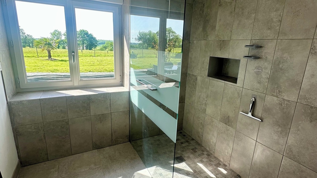 Photo of Bathroom in Saint-Senier-de-Beuvron