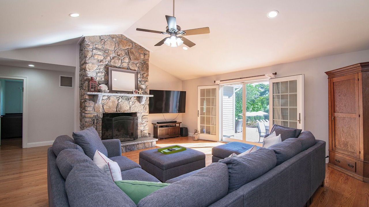 Photo of Livingroom in Westerly