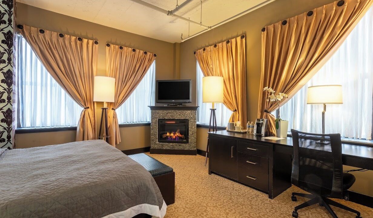 Photo of Bedroom in Downtown Niagara Falls