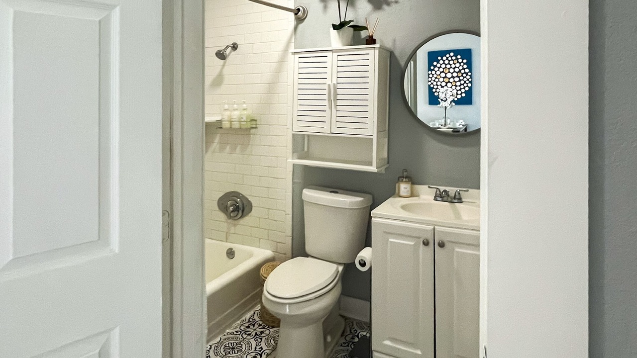 Photo of Bathroom in Government Hill