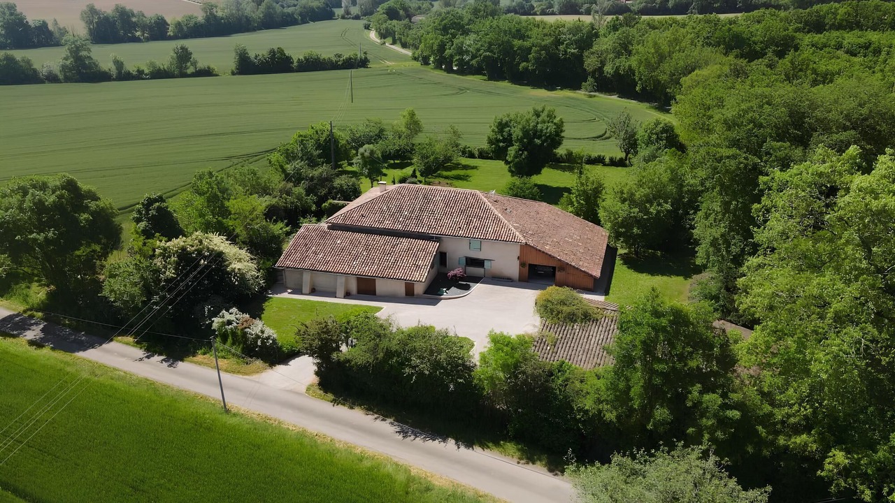 Photo of Outdoor in Montiron