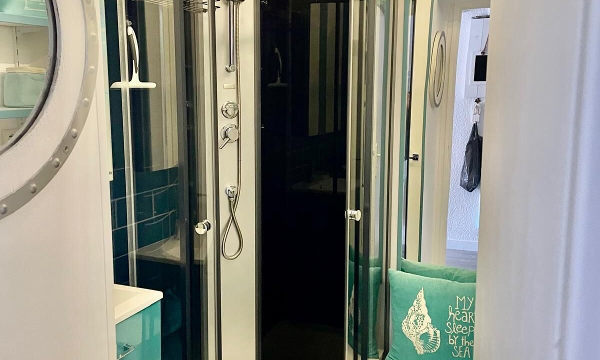 Photo of Bathroom in Le Grau-Du-Roi