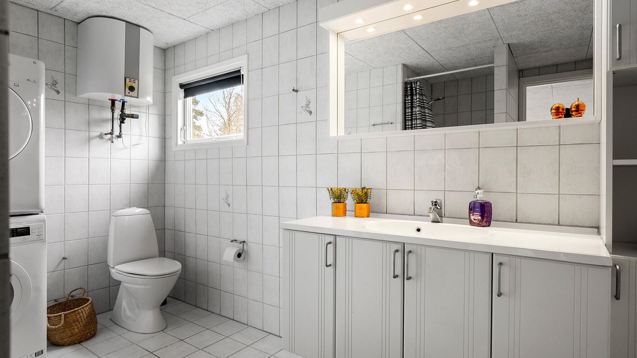 Photo of Bathroom in Hou
