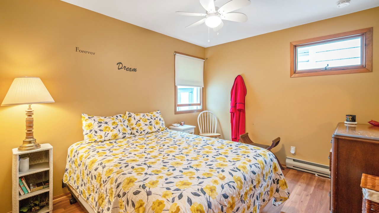 Photo of Bedroom in Crystal Beach