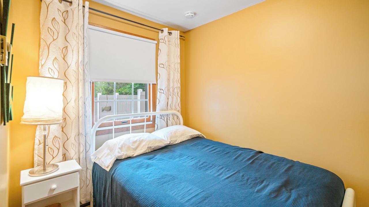 Photo of Bedroom in Crystal Beach