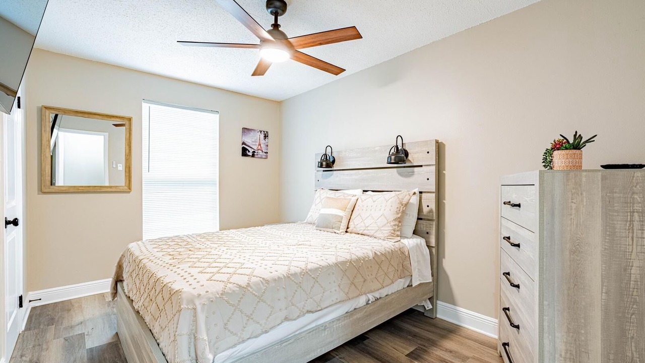 Photo of Bedroom in Kenner - Louis Armstrong International Airport
