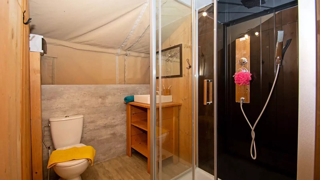 Photo of Bathroom in La Salle-en-Beaumont