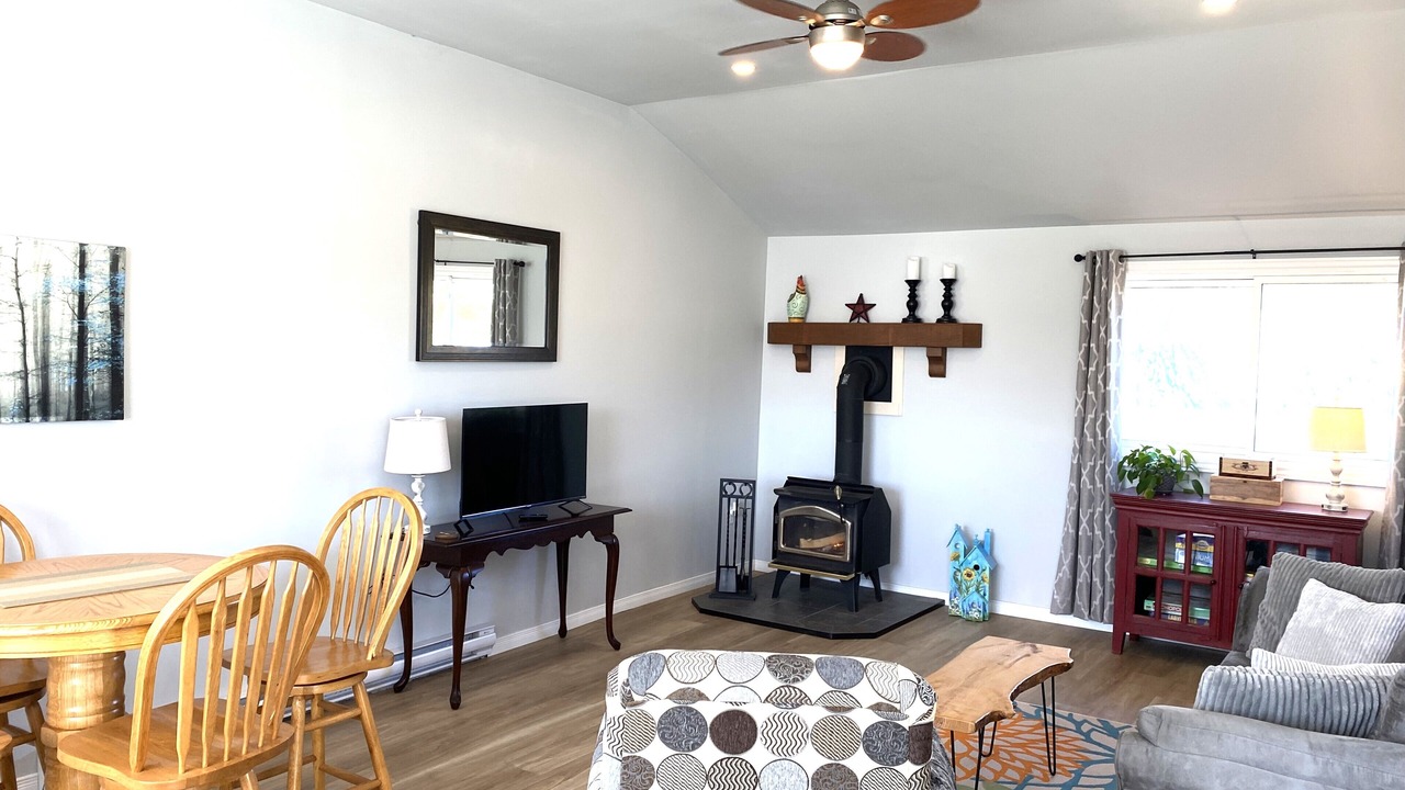 Photo of Livingroom in Plympton-Wyoming