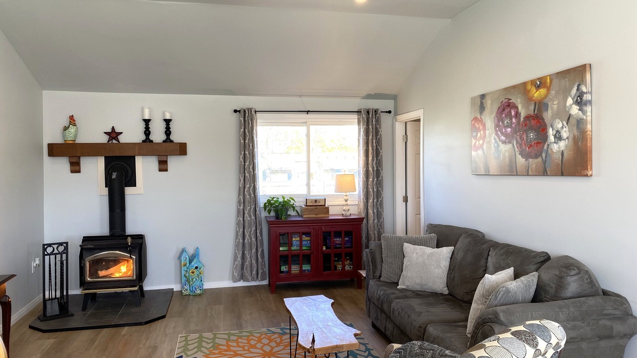 Photo of Livingroom in Plympton-Wyoming