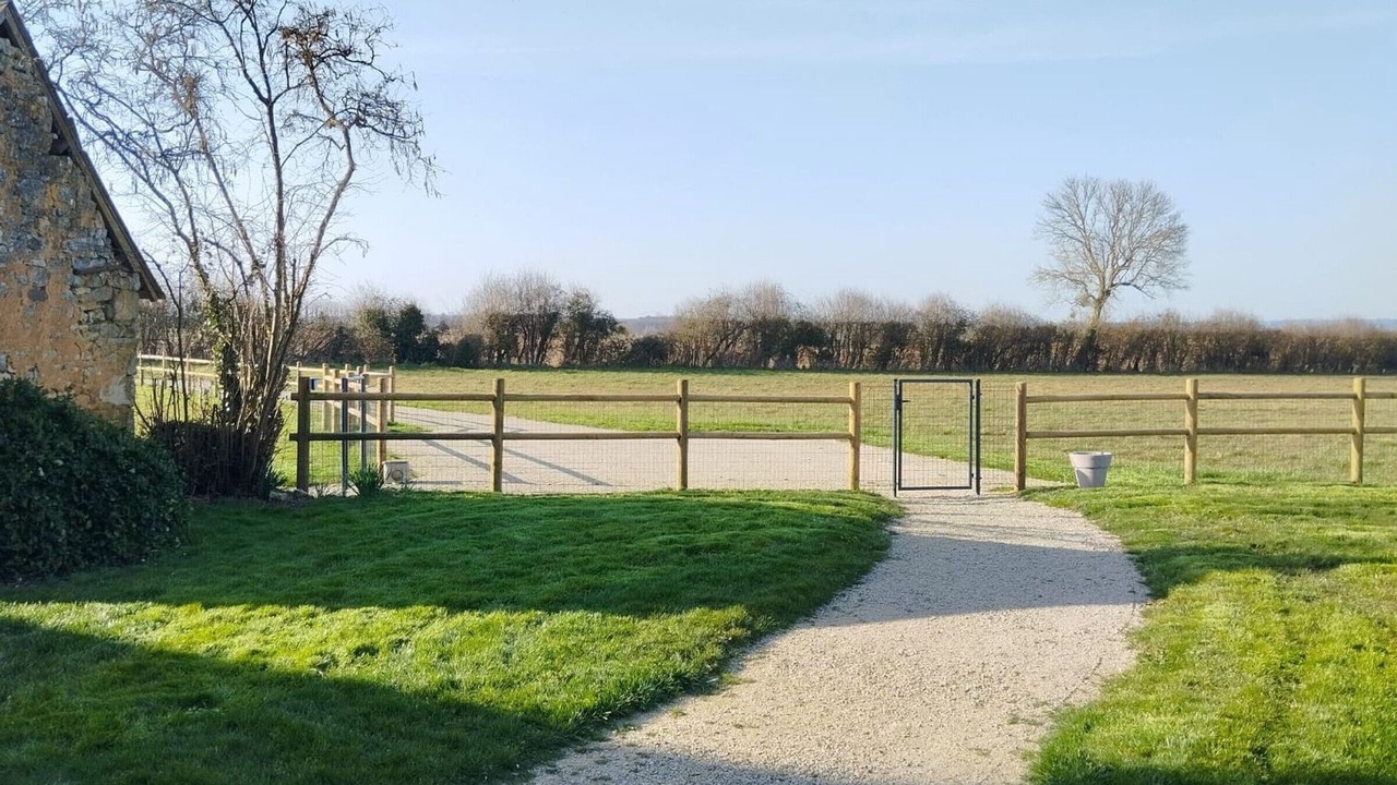 Photo of Others in Amne