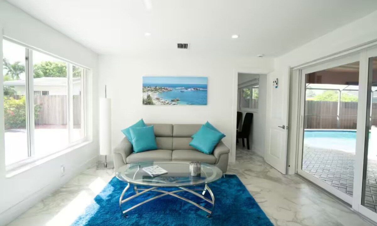 Photo of Livingroom in Central Corals