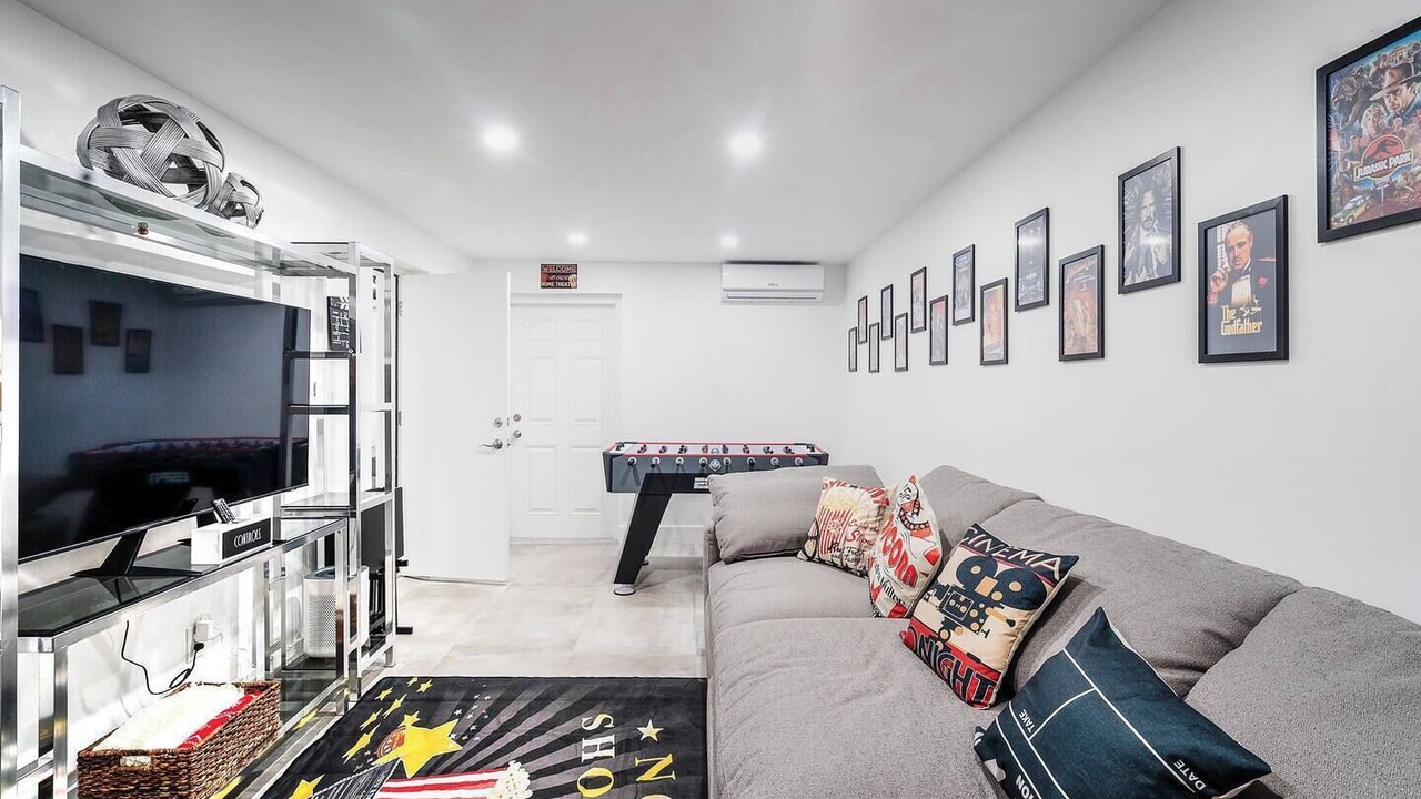 Photo of Livingroom in Central Corals