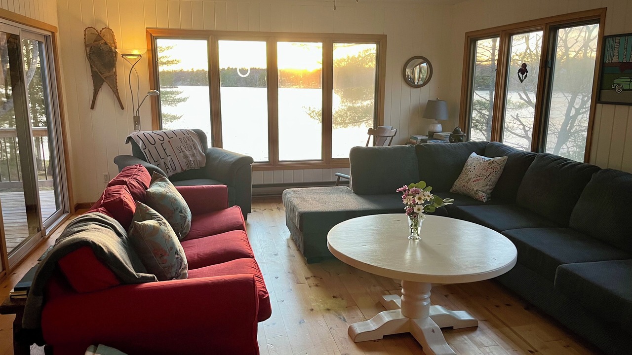 Photo of Livingroom in Broadbent