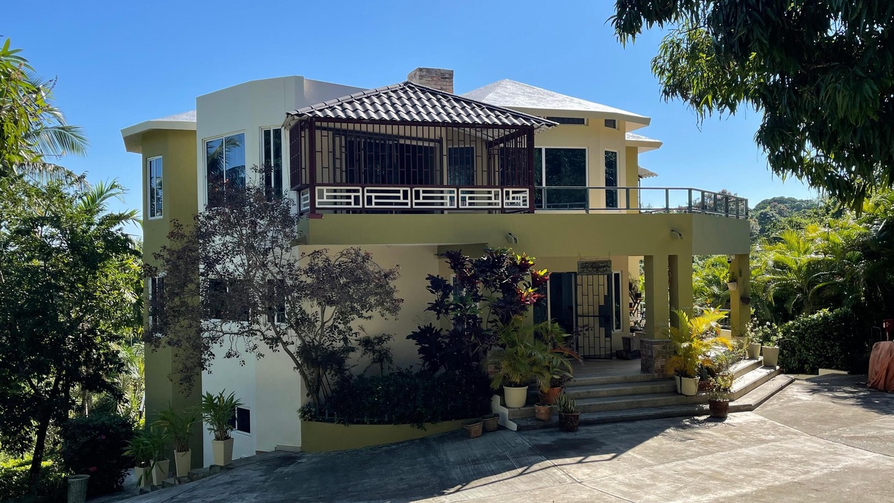 Photo of Outdoor in Pedro Brand