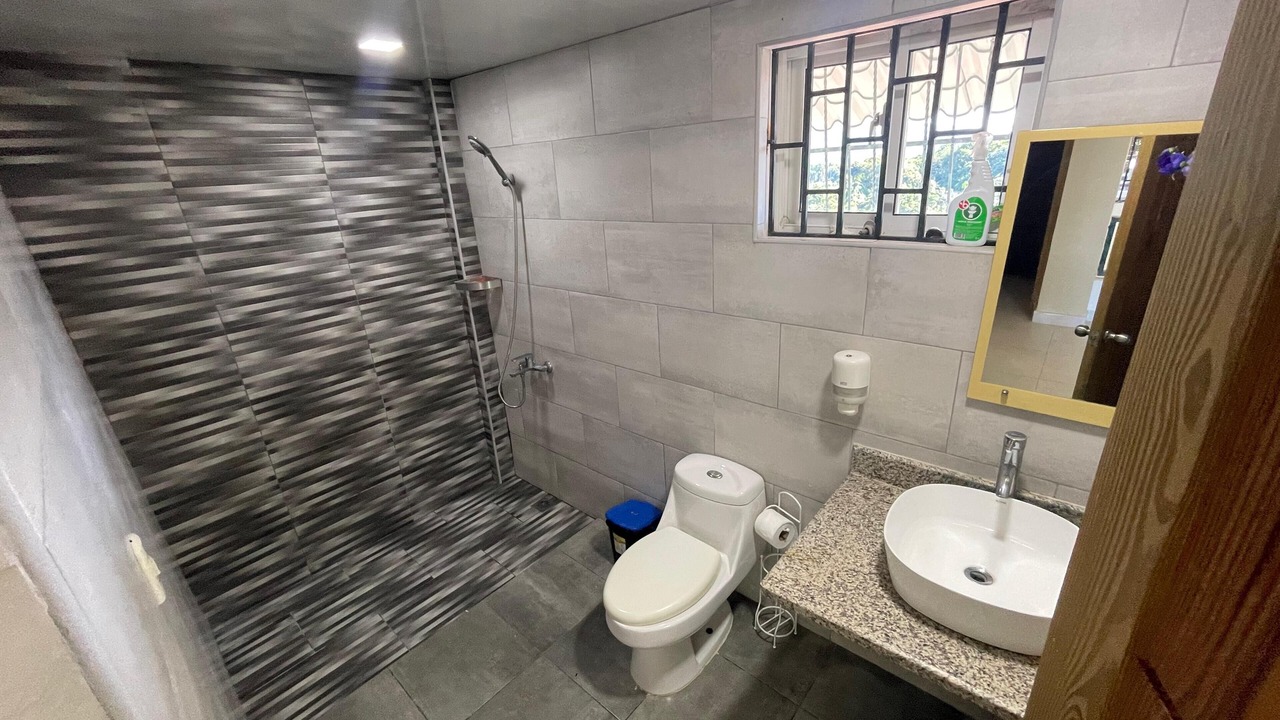 Photo of Bathroom in Pedro Brand