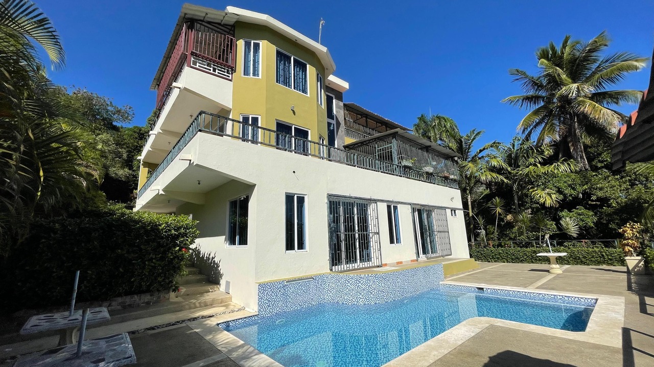 Photo of Outdoor in Pedro Brand