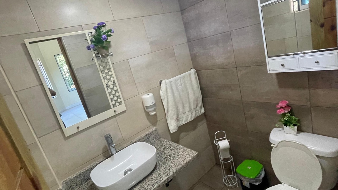 Photo of Bathroom in Pedro Brand