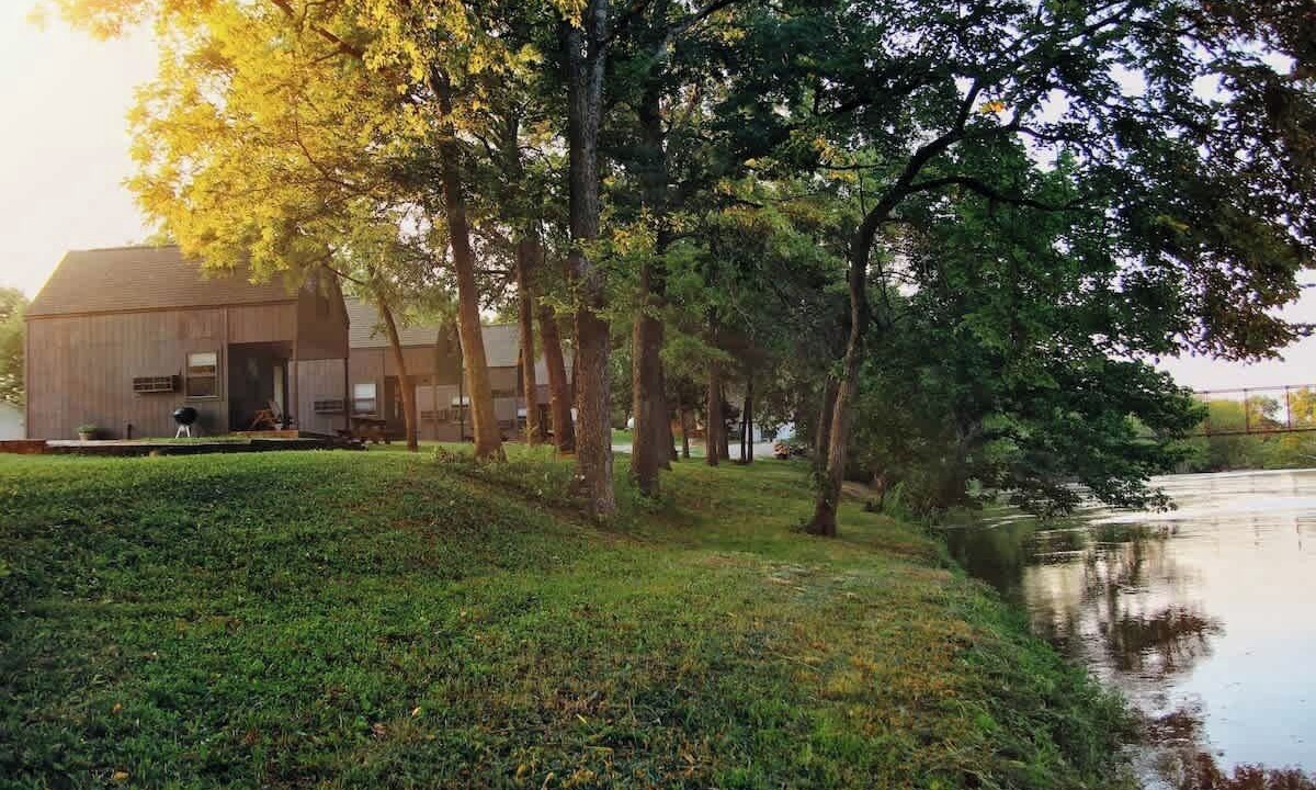 Photo of Others in Caplinger Mills